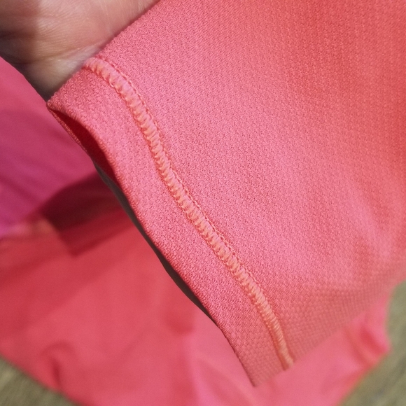 Womens running Lululemon shirt size medium - Picture 3 of 4